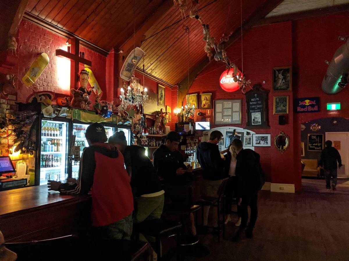 Vibe, Beav's Bar