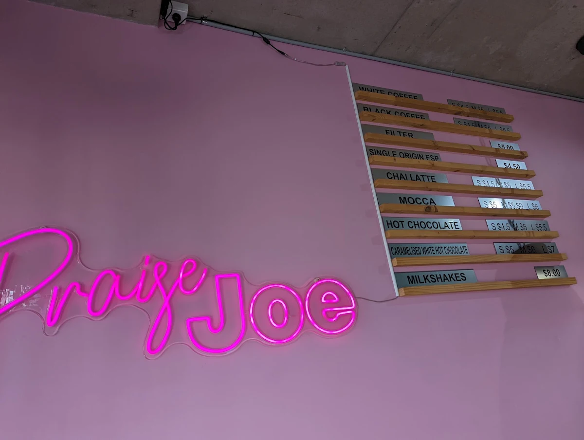 Menu, Praise joe