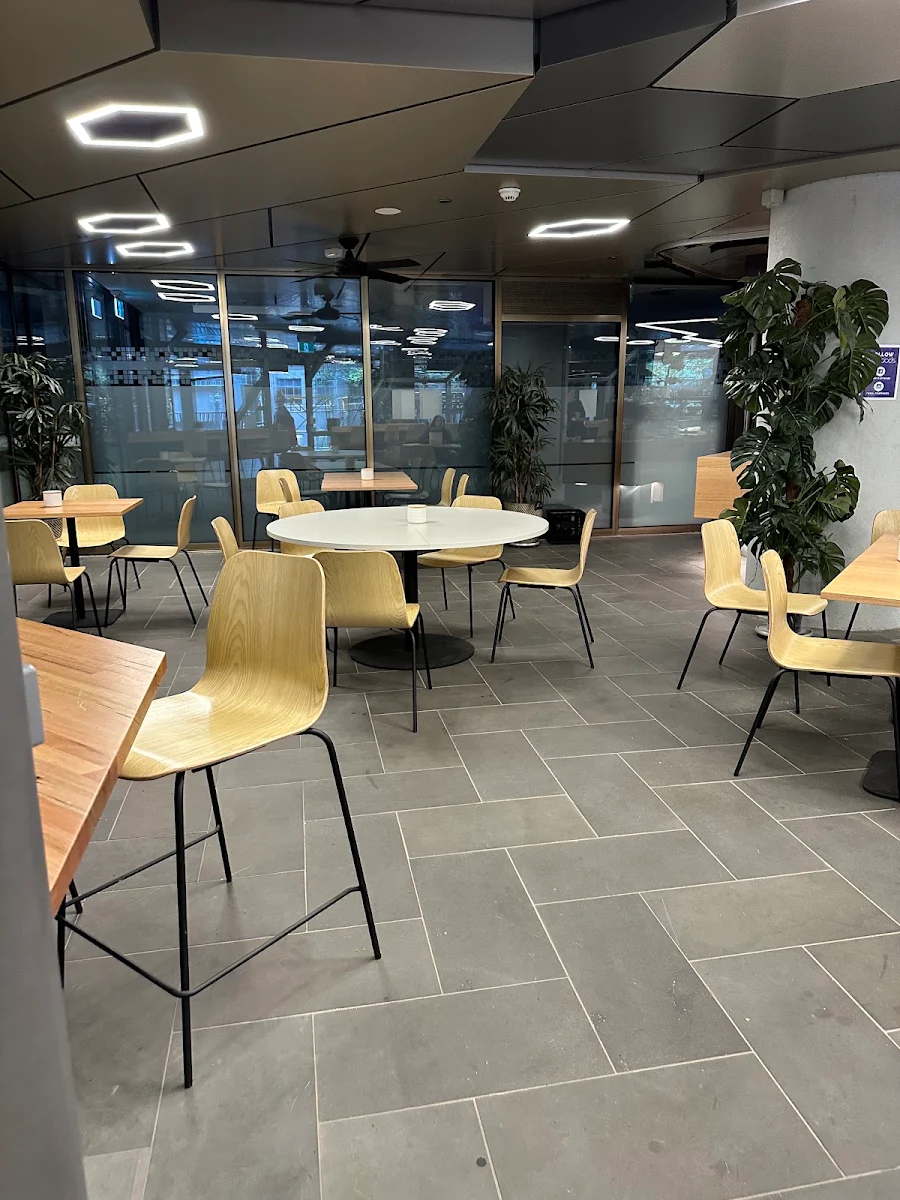 Vibe, Realfoods Canteen