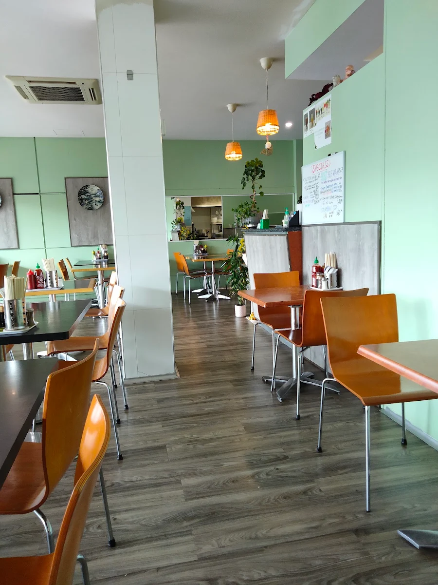 Vibe, Phong Dinh Noodle House