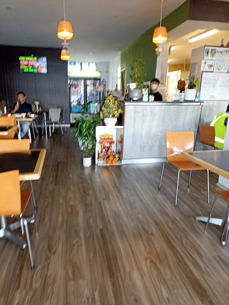 Vibe, Phong Dinh Noodle House