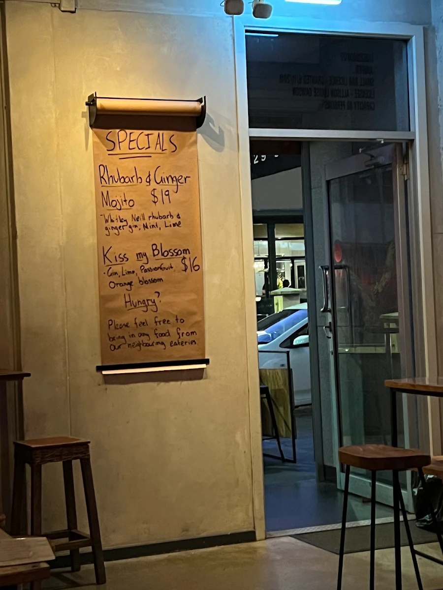 Menu, Juniper Bar