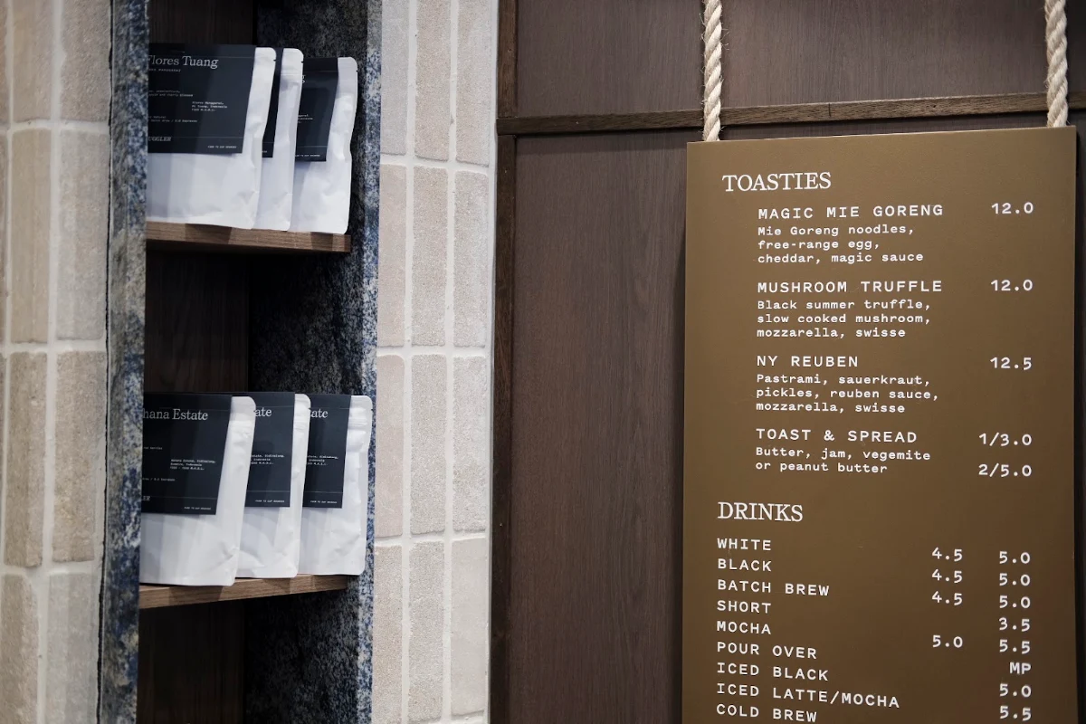 Menu, Dutch Smuggler coffee Qvb