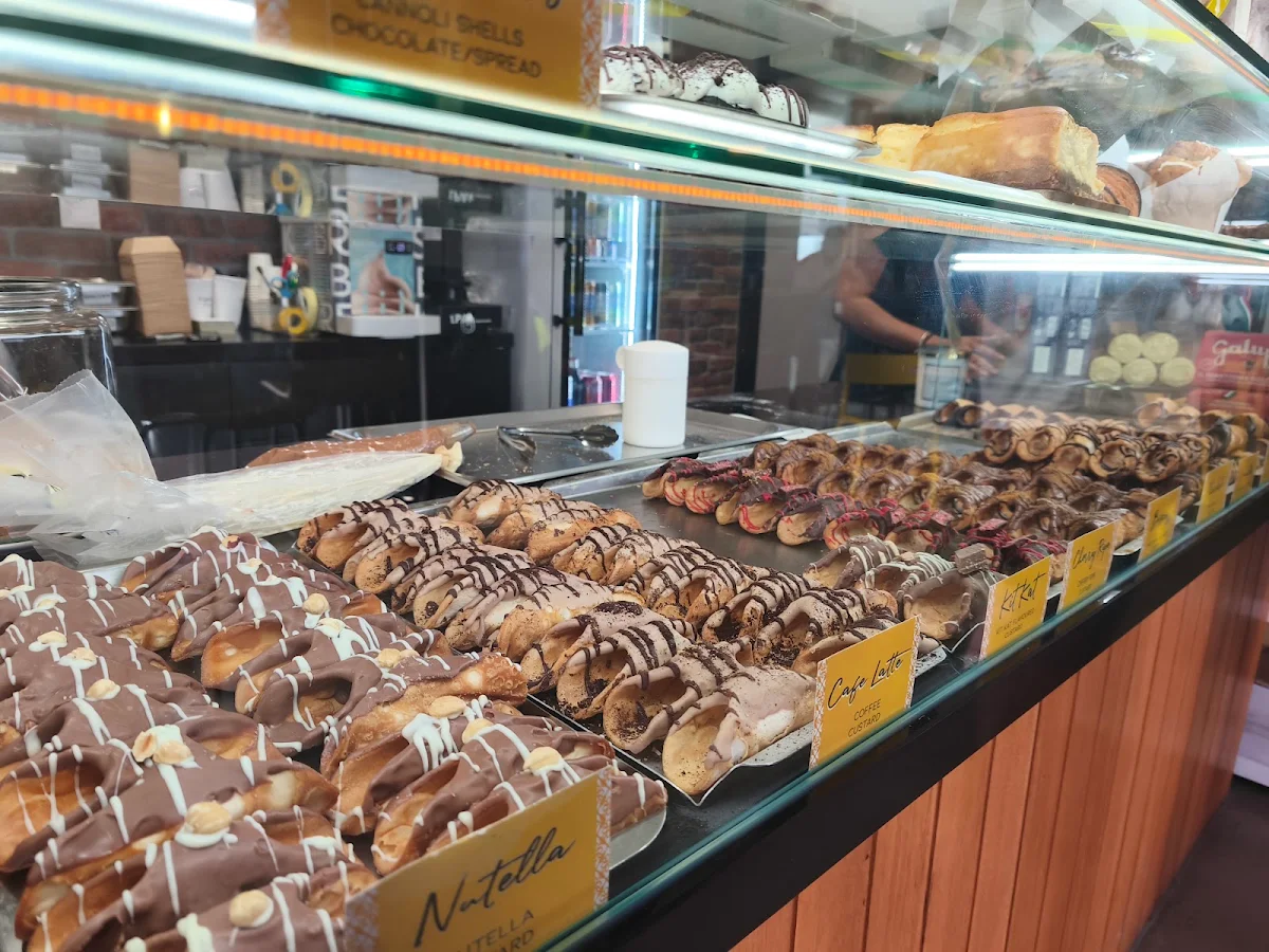 Vibe, Yummy Cannoli