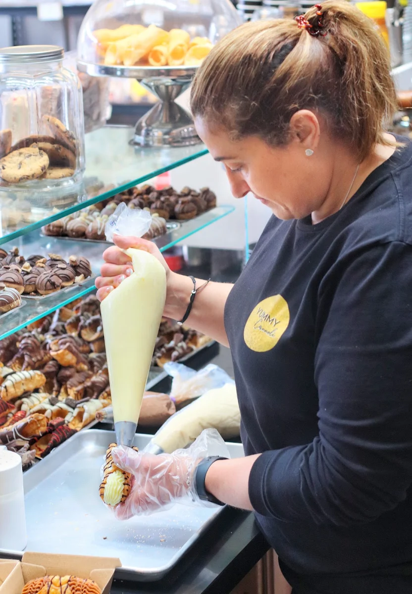 Vibe, Yummy Cannoli