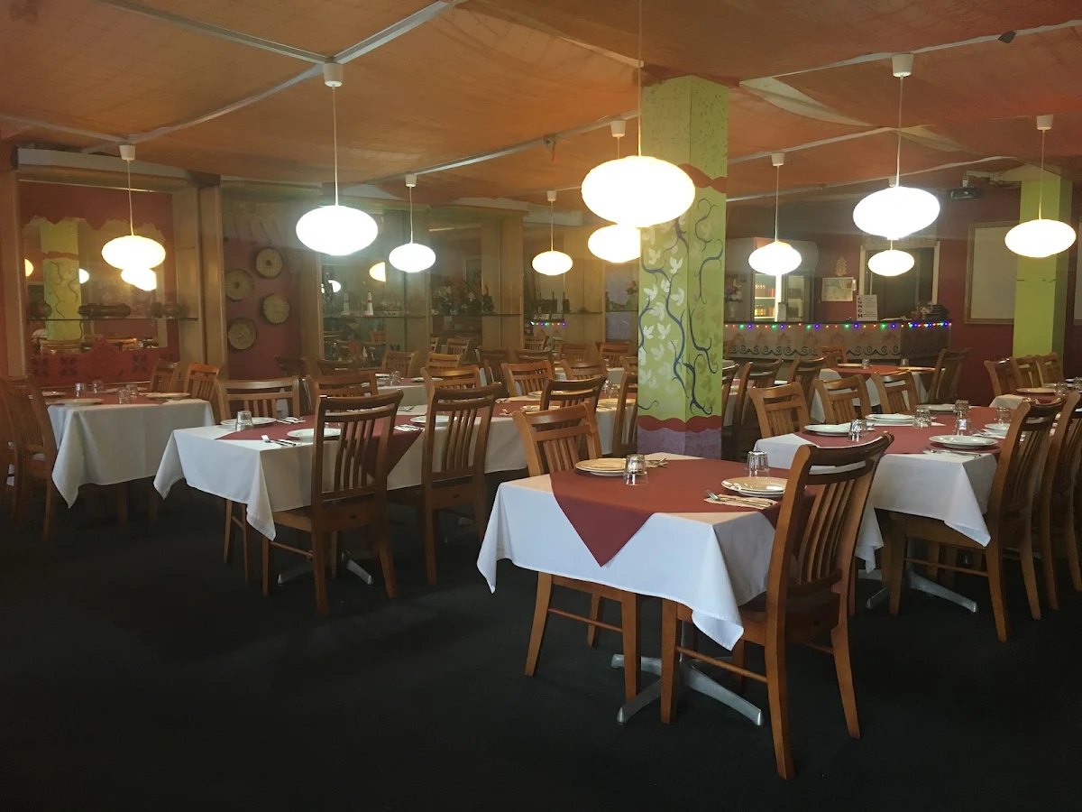 Vibe, India Gate on the Bay