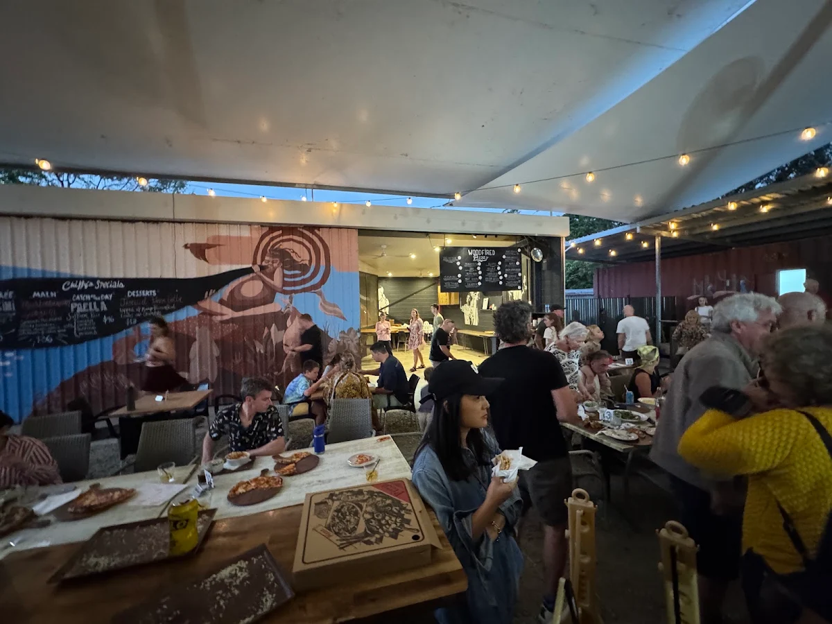 Vibe, Chilly's Pizza & Trattoria