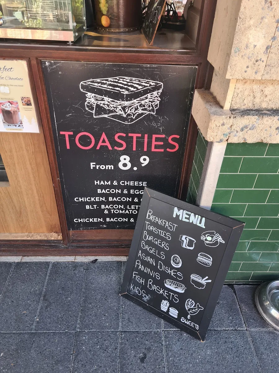 Menu, Café Café