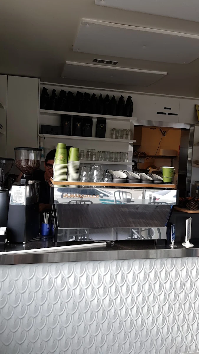 Vibe, Elatte Cafe