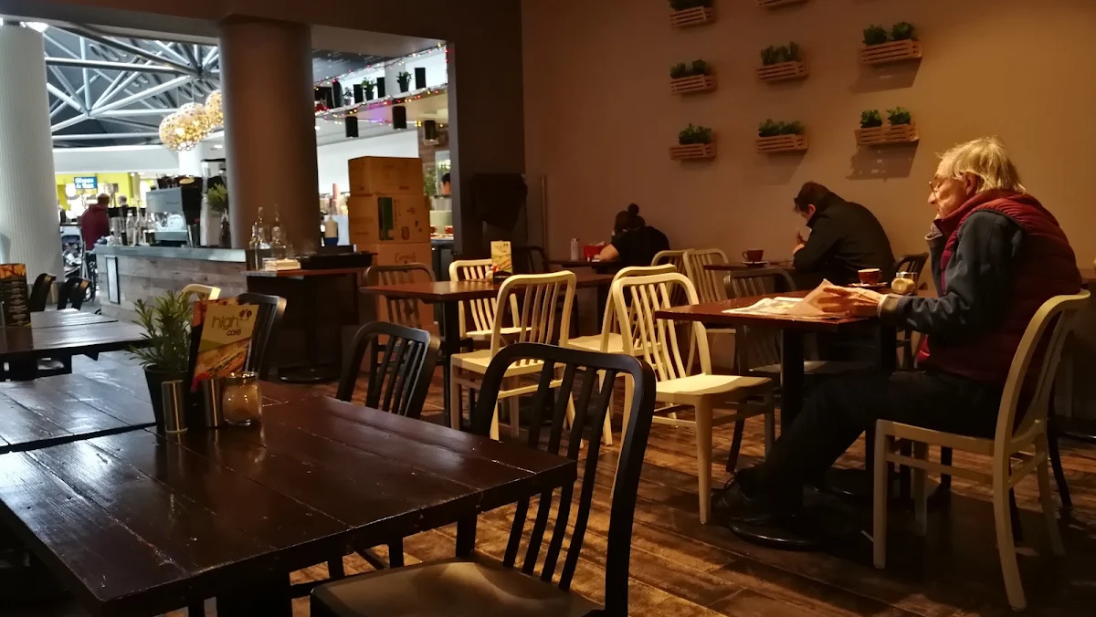 Vibe, High 5 Cafe