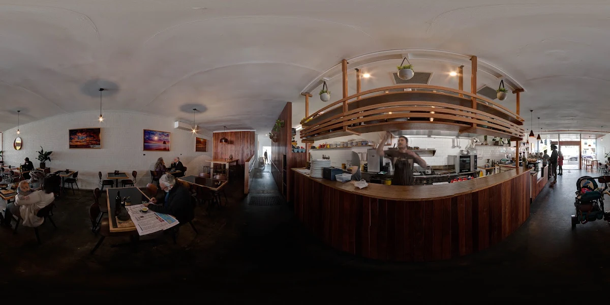Vibe, WoodHouse Cafe