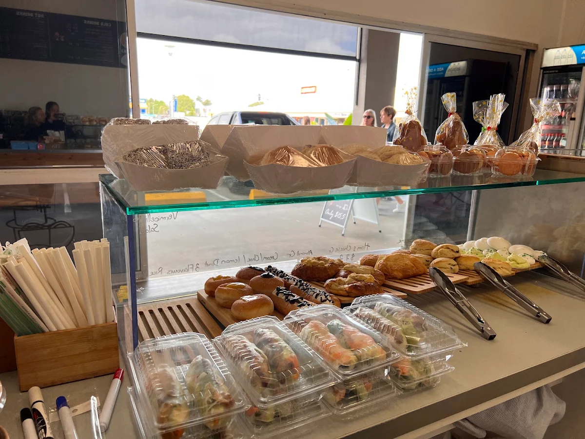 Vibe, Le's Bakery & Patisserie