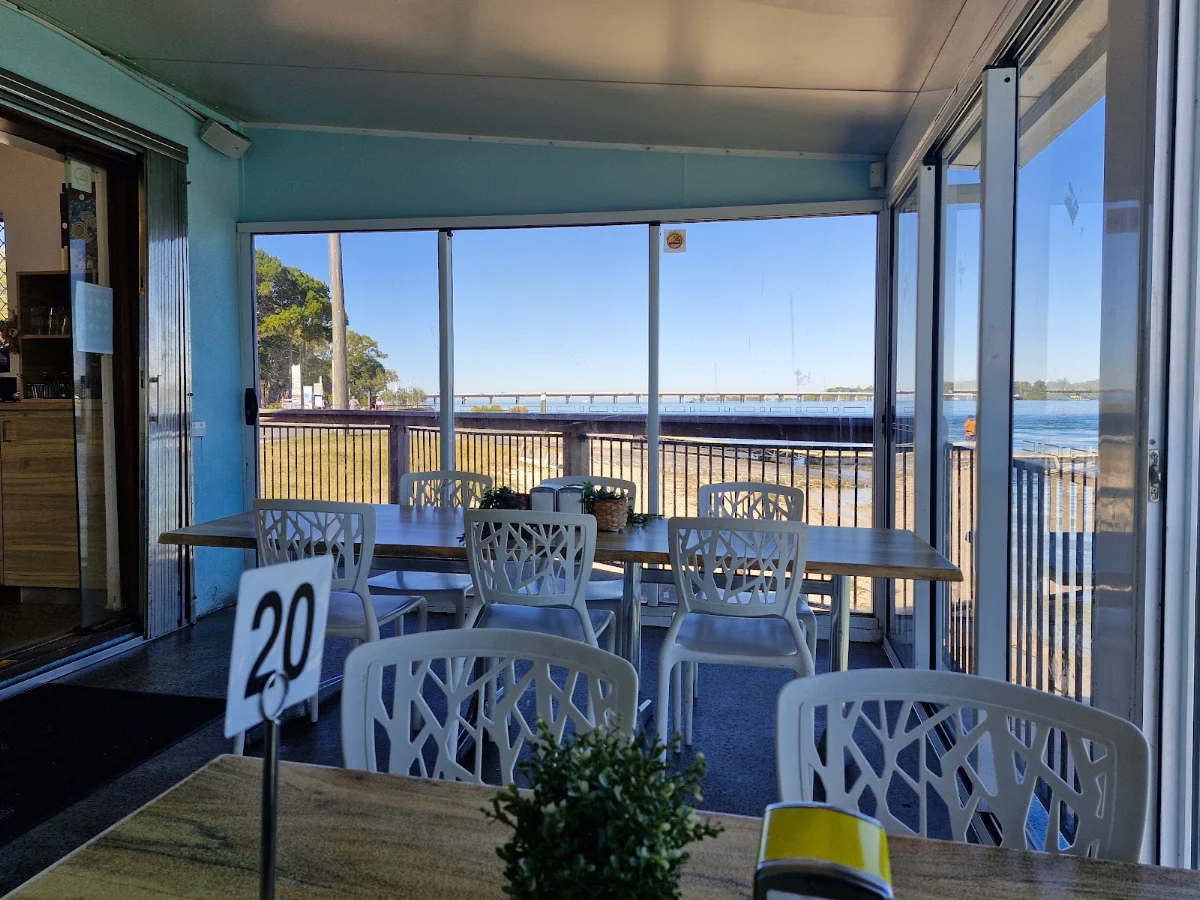 Vibe, Sylvan Beach Seafood Cafe