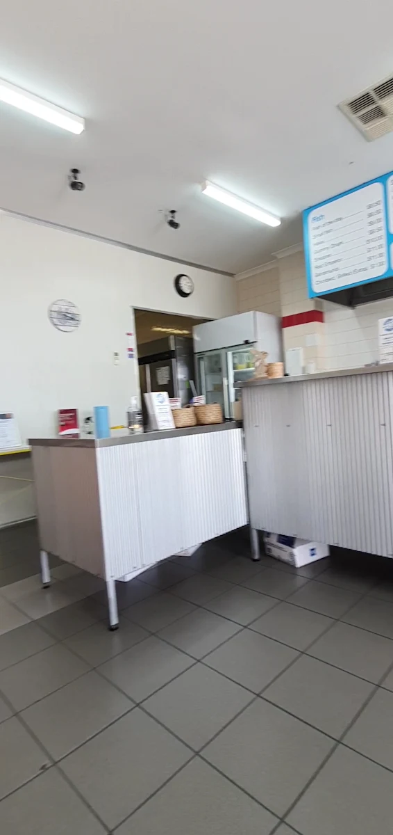 Vibe, Moon's Fish & Chips