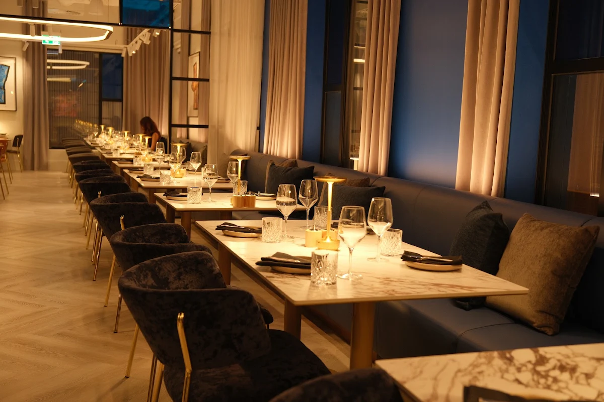 Vibe, Fern Bar & Dining
