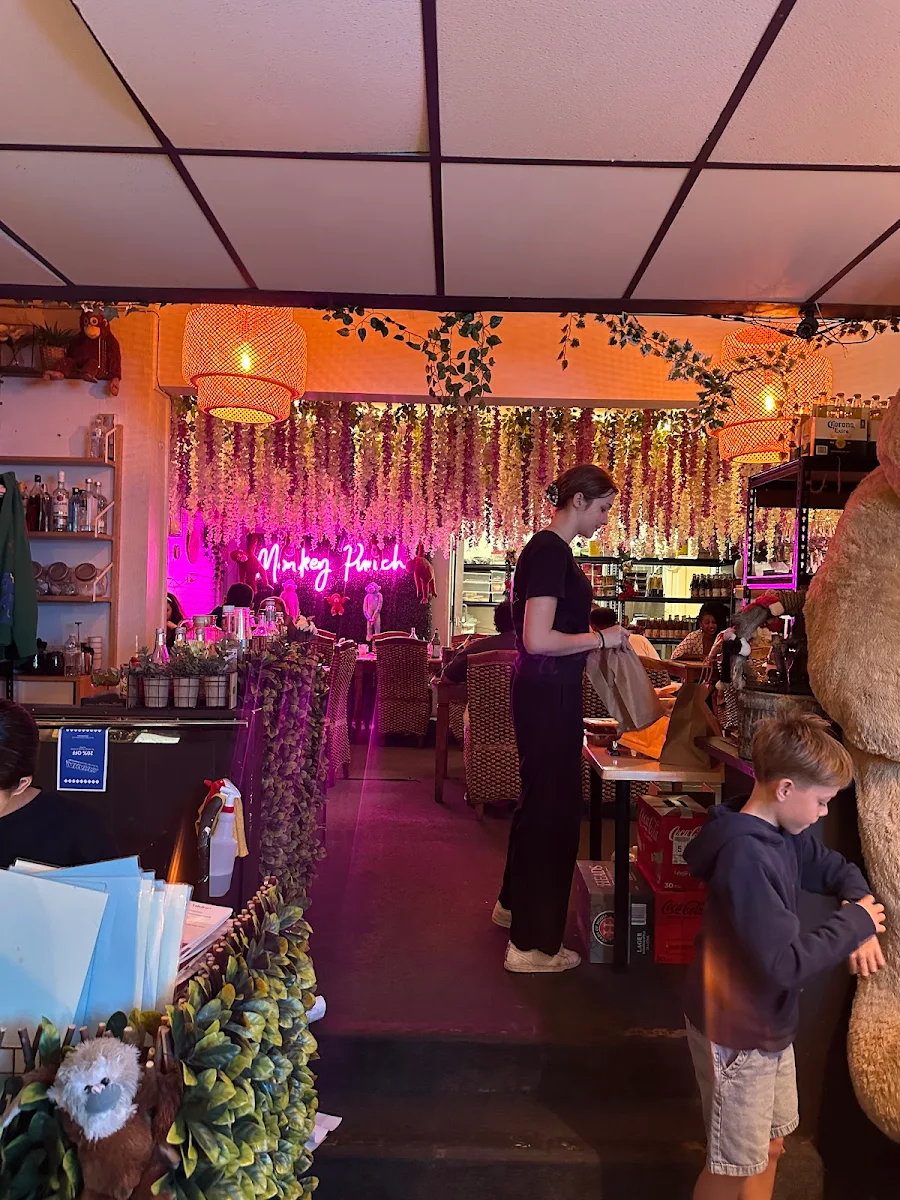 Vibe, Monkey Punch Thai Cuisine