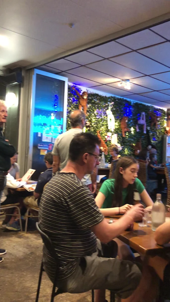 Vibe, Monkey Punch Thai Cuisine