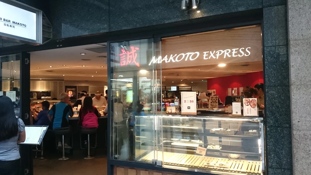 Vibe, Makoto Sushi Bar