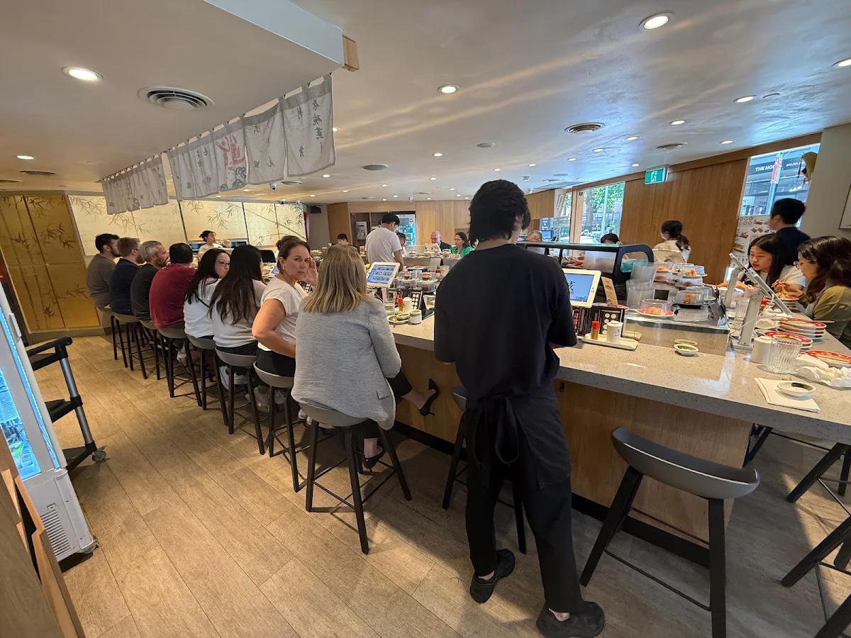 Vibe, Makoto Sushi Bar