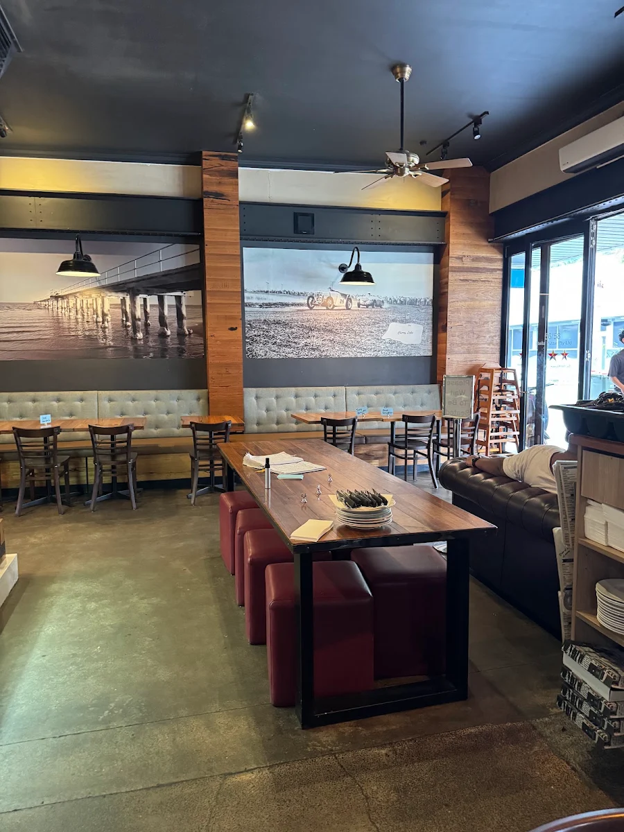 Vibe, Stella Pizza Altona