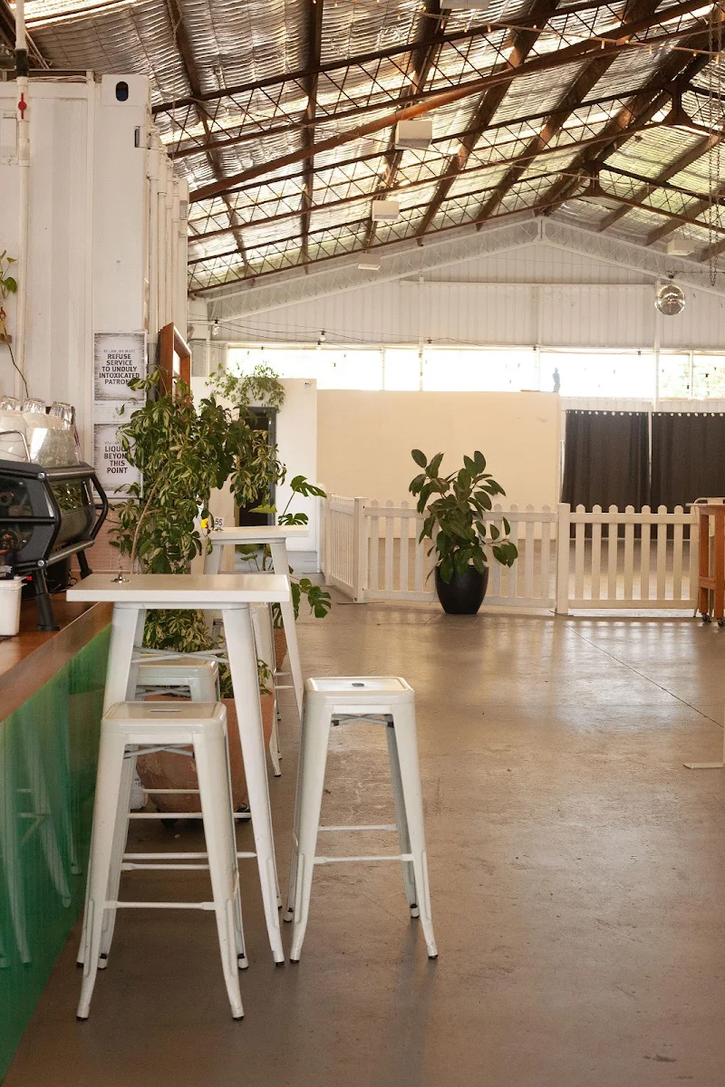 Vibe, Happy Jane Cafe