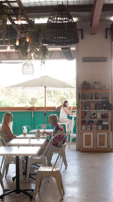 Vibe, Happy Jane Cafe