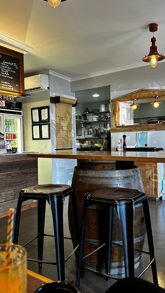 Vibe, Elevation Cafe