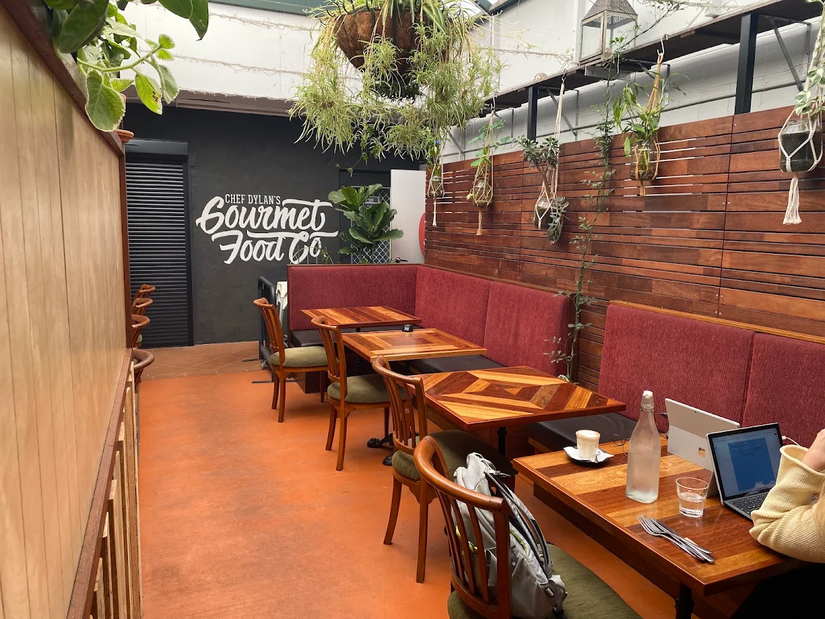 Vibe, Elevation Cafe