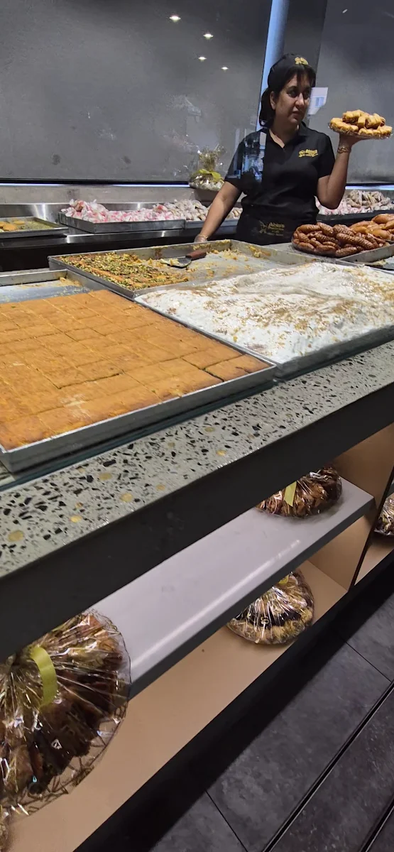 Vibe, Abla's Pastries