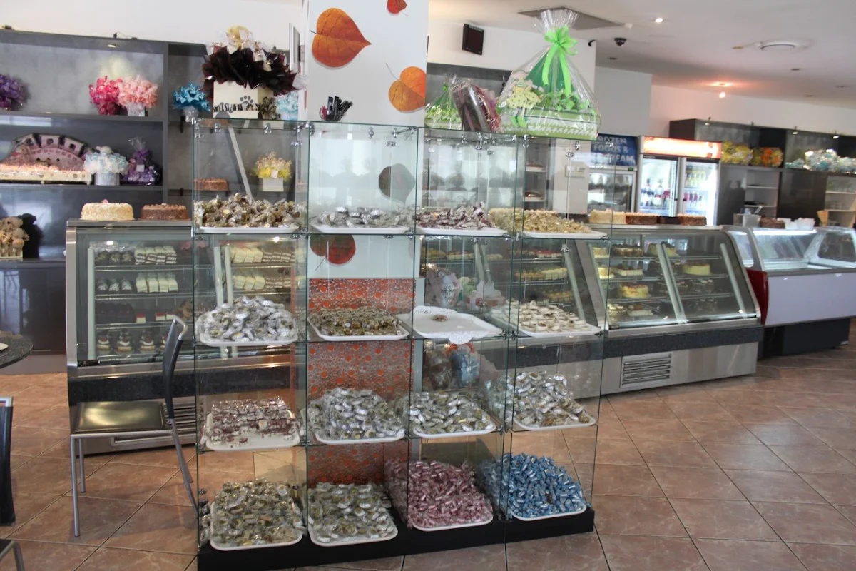 Vibe, Abla's Pastries