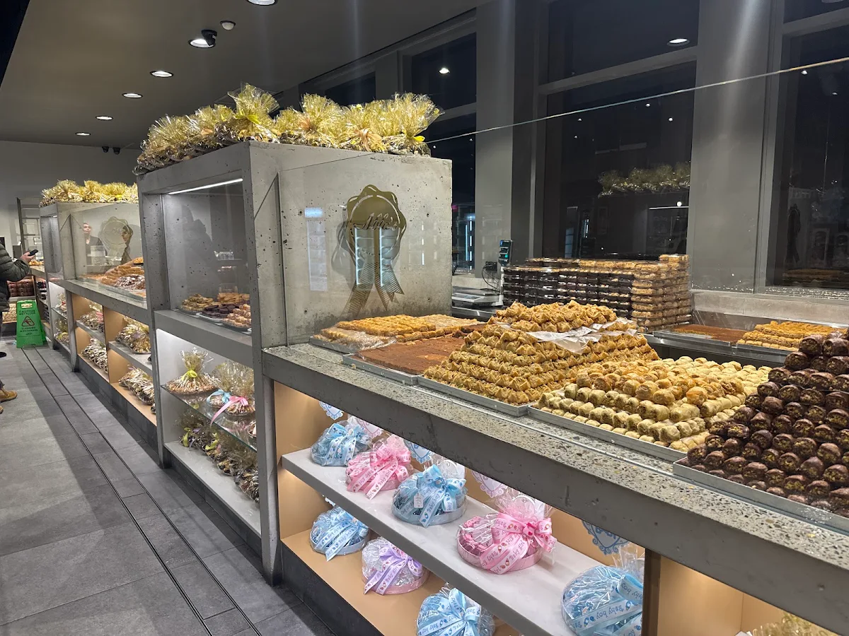 Vibe, Abla's Pastries
