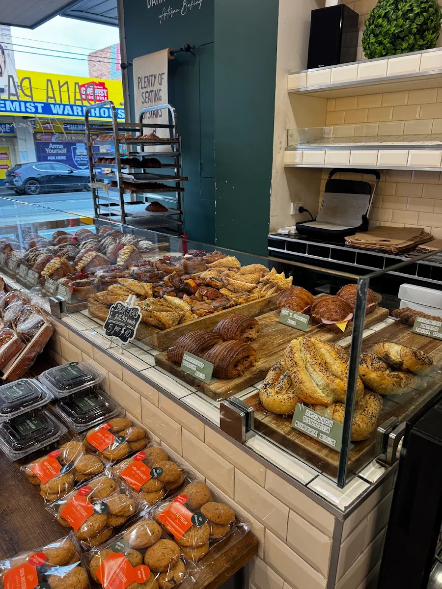 Vibe, Dana Patisserie