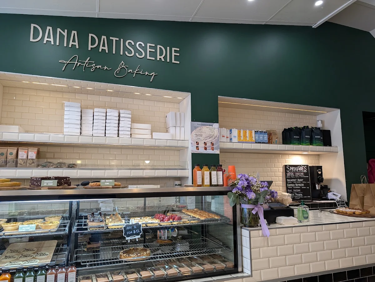 Vibe, Dana Patisserie