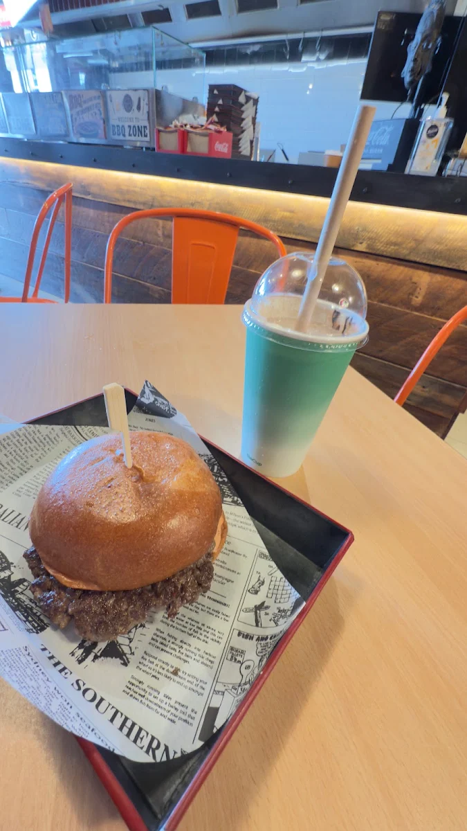 Food & drink, Smokey Bundits