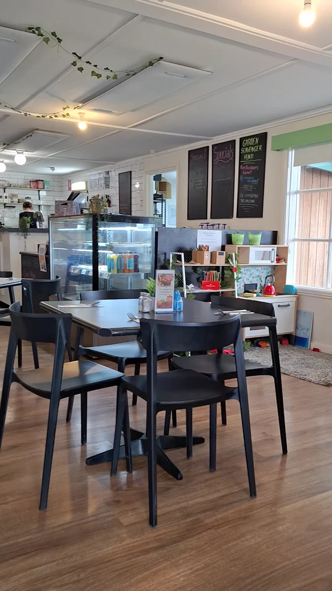 Vibe, Two Peas Cafe (Two Peas In Their Pod)