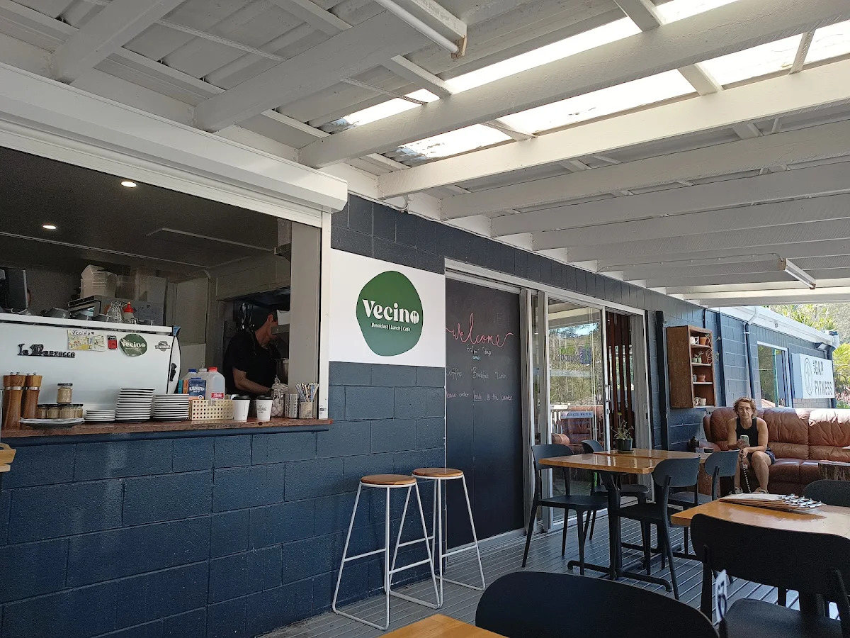 Vibe, Vecino Cafe