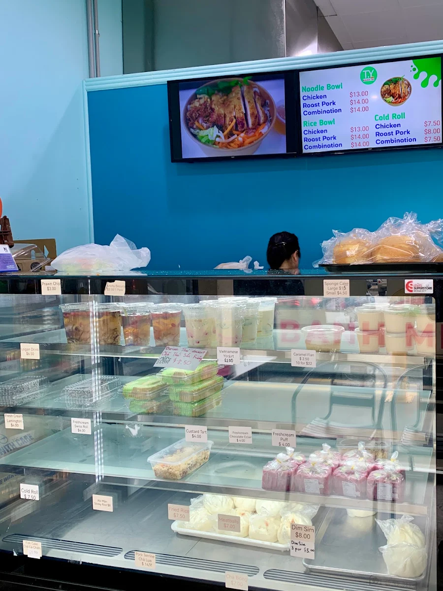 Vibe, TY Banh Mi