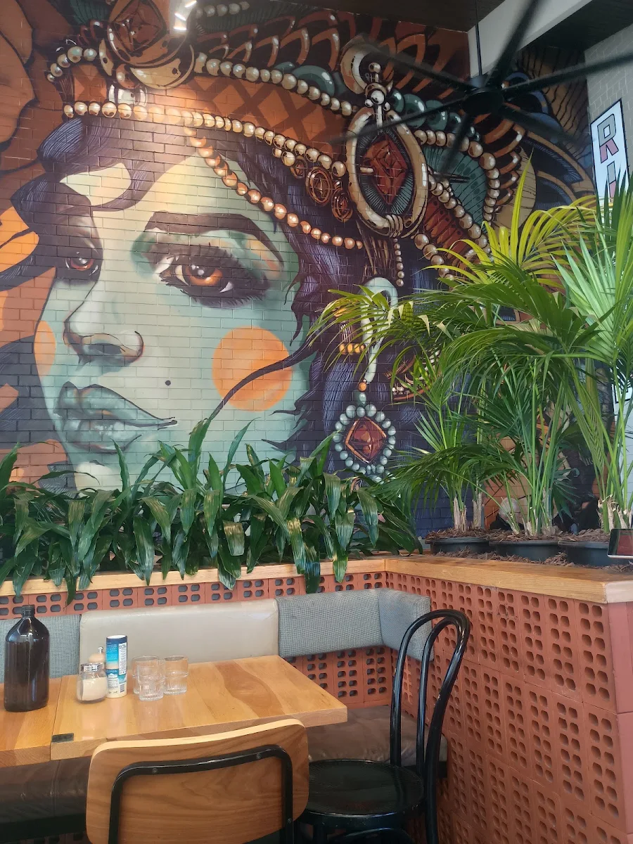 Vibe, Riddik Restaurant