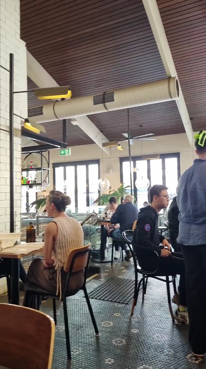 Vibe, Riddik Restaurant