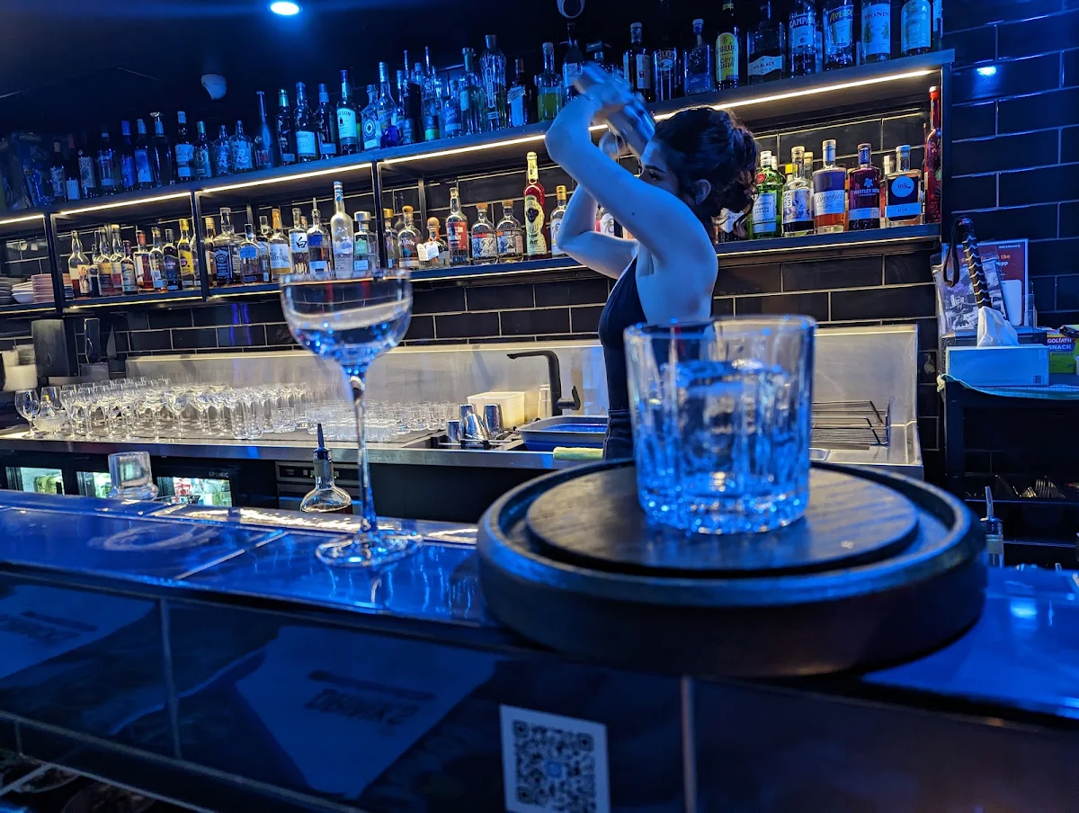 Vibe, 1st Edition Bar (Interactive Cocktail lounge and dining)