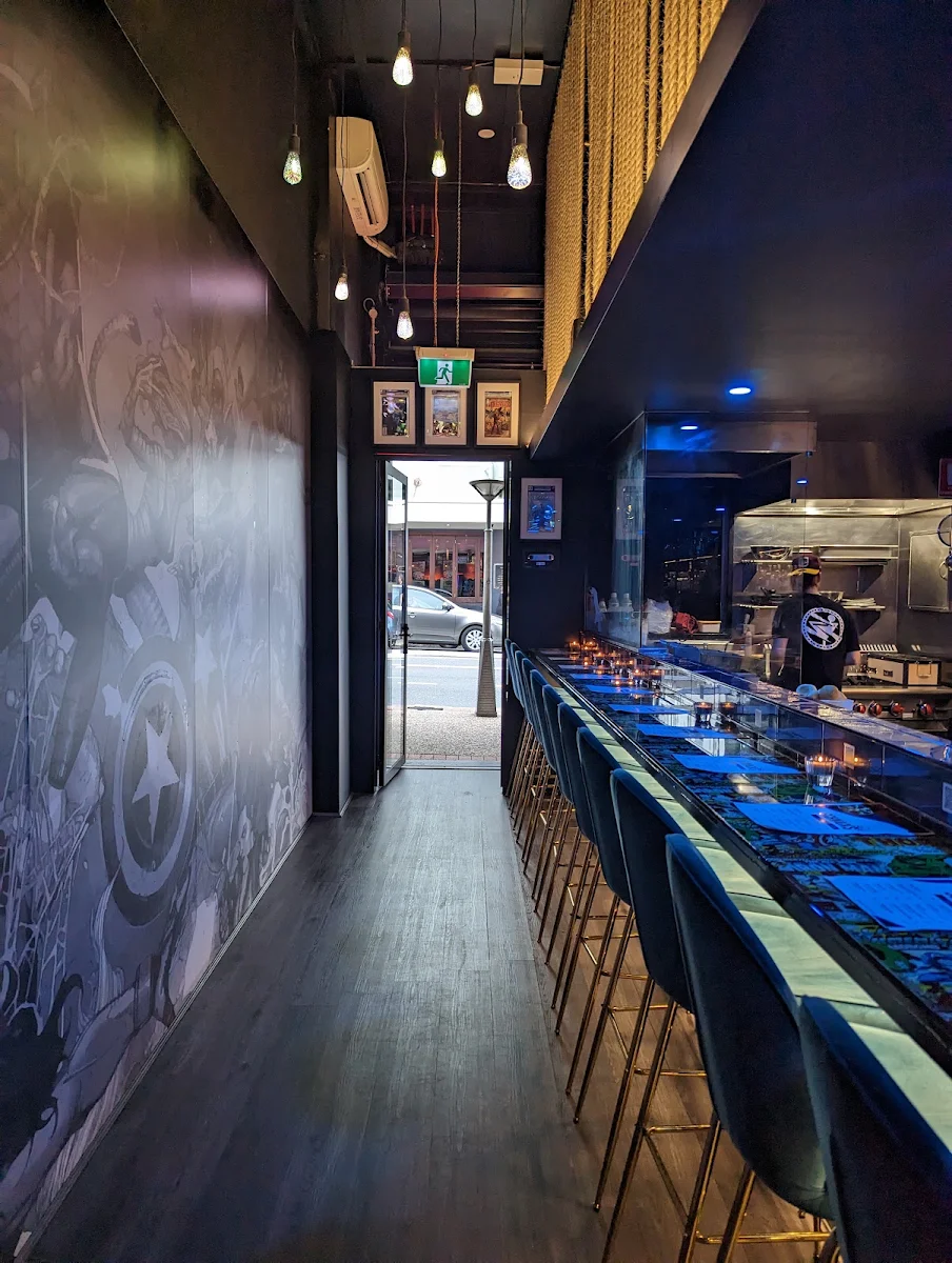 Vibe, 1st Edition Bar (Interactive Cocktail lounge and dining)