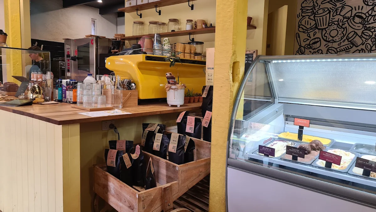 Vibe, Little Birdy Bakery