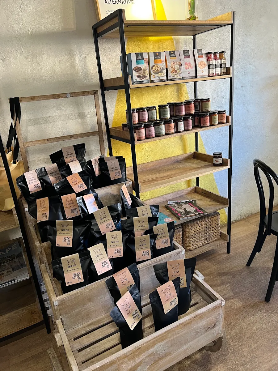 Vibe, Little Birdy Bakery