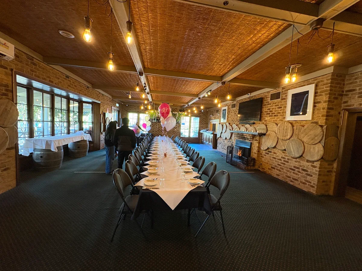 Vibe, Pine Grove Hotel