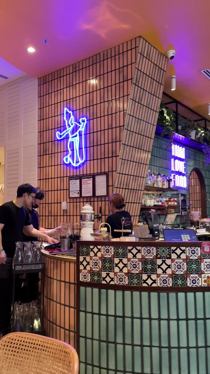 Vibe, Miss Ping’s