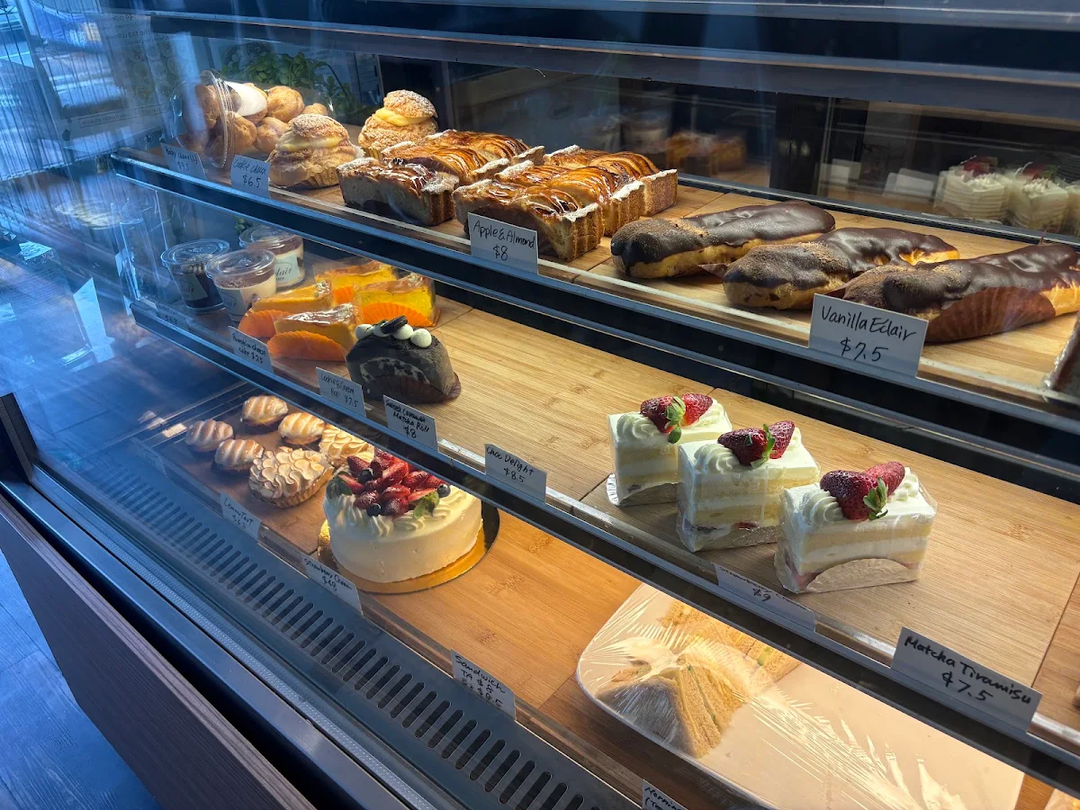 Vibe, L'eclair Patisserie