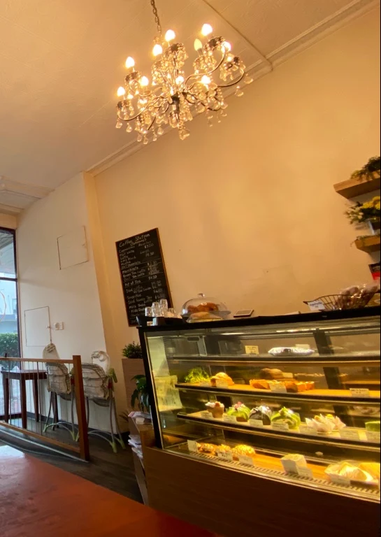 Vibe, L'eclair Patisserie