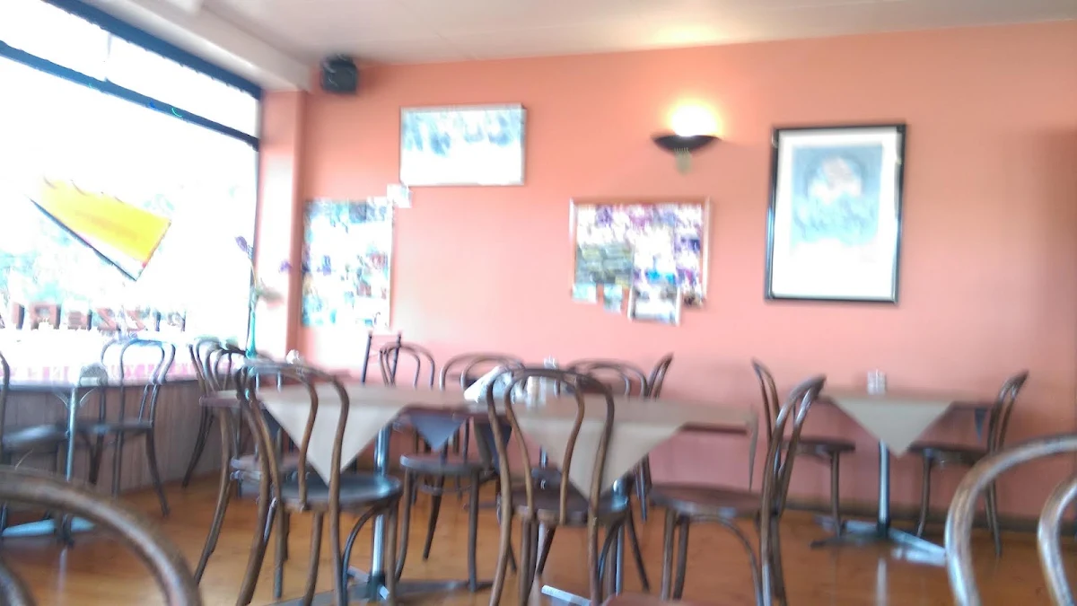 Vibe, Toto's Pizzeria