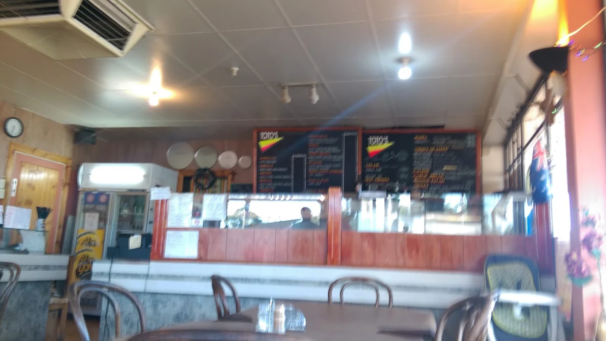 Vibe, Toto's Pizzeria