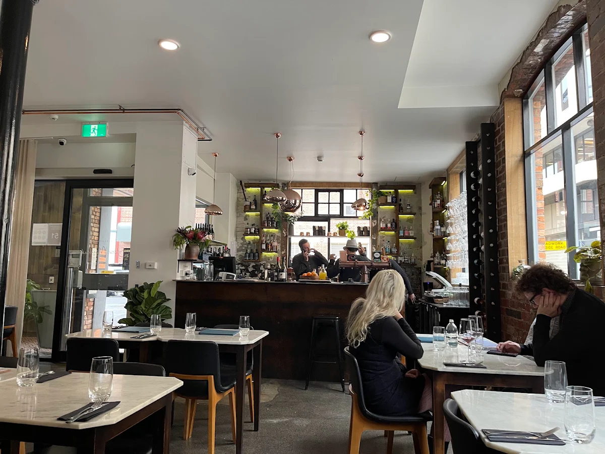 Vibe, Stock Market Cafe